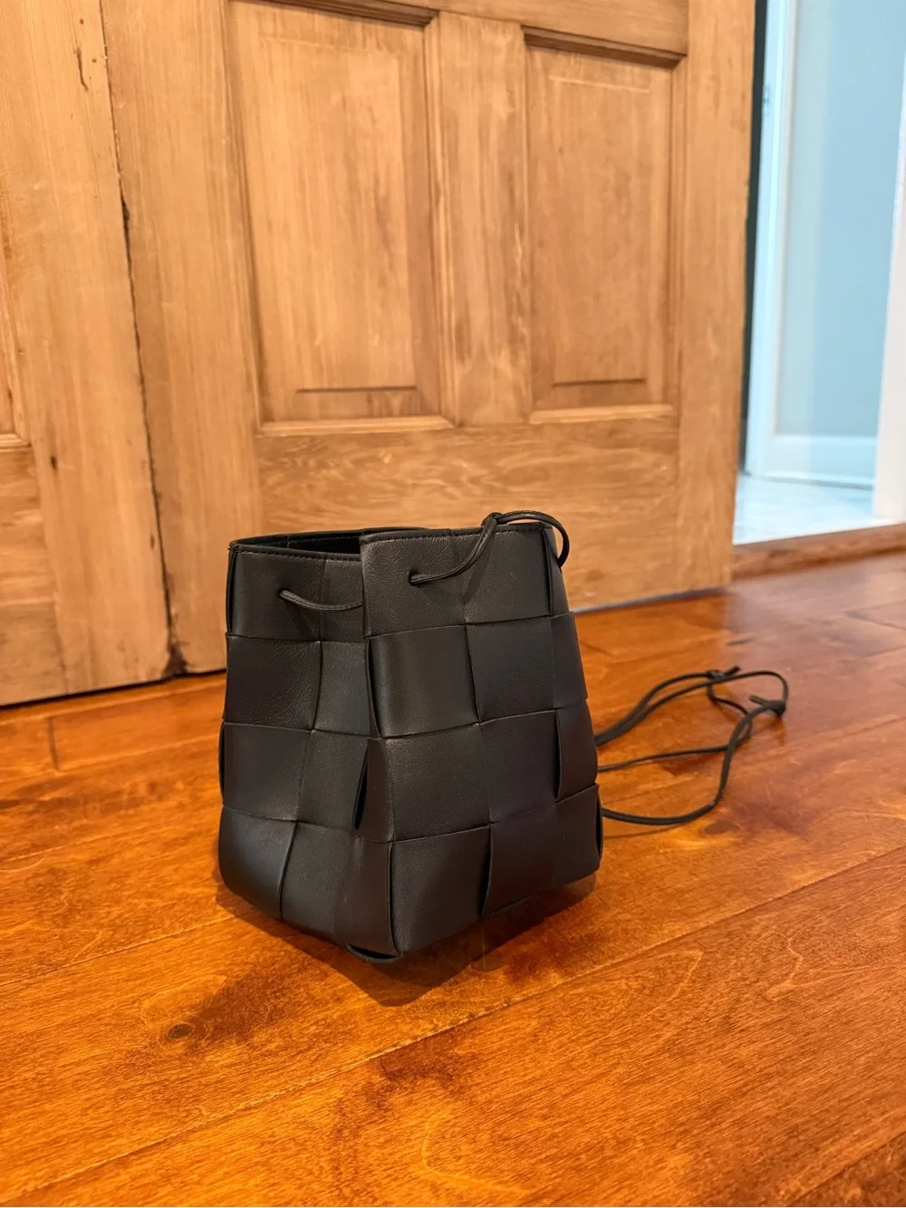 Bottega Veneta Black Intrecciato Bucket Bag in Black